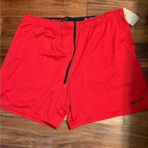 NWT Nike Standard Fit Training Shorts – 7” Length – Red‎ – Size 2x L (0516)